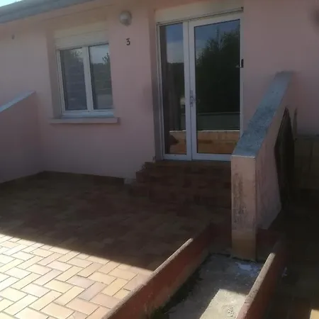Apartment De Plein Pied A *